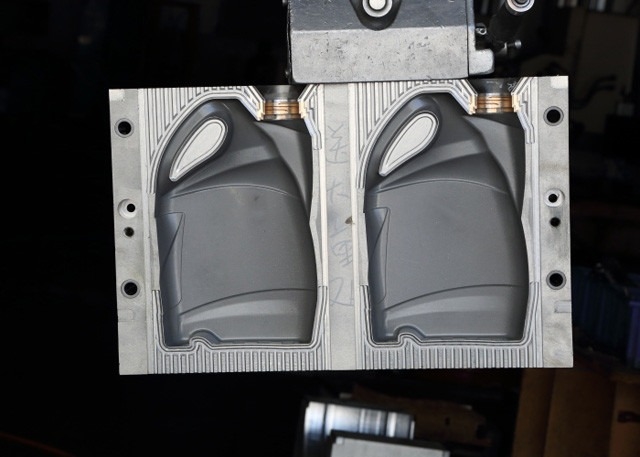 1l Blow Molding Mold Lubricant Bottle Alu Moulding Mould