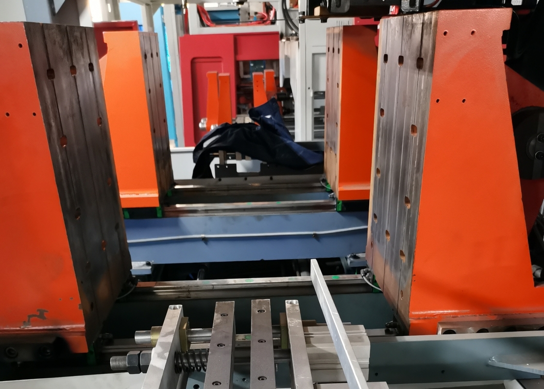 4 Head High Speed Blow Molding Machine U Series , Double Station HDPE Bottle Blowing Machine