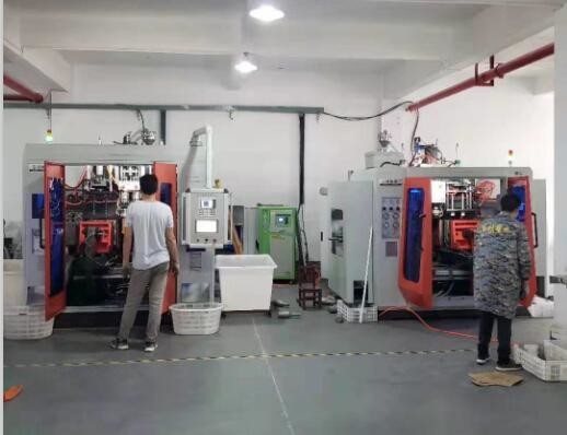 Tie Bar Type Plastic Bottle Extrusion Blow Molding Machine Double Station