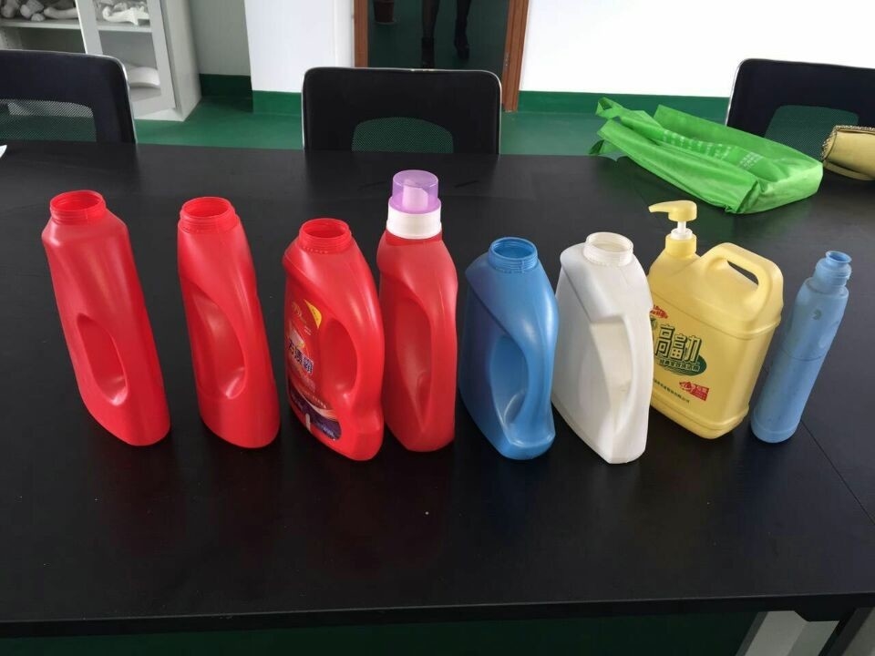 4 Layer Continuous Extrusion Blow Molding Petroleum Drum 10l Auto Blowing Machine