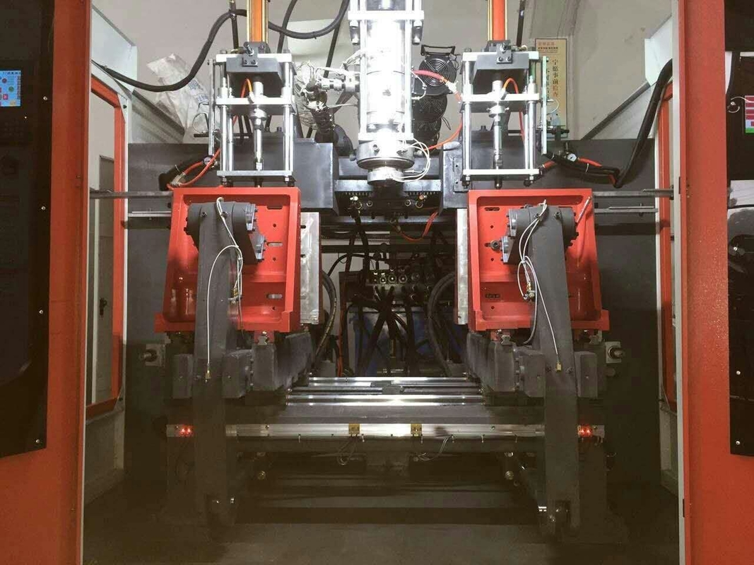 Extrusion 4 Heads 5 Gallon Bottle Blow Molding Machine Double Station PE