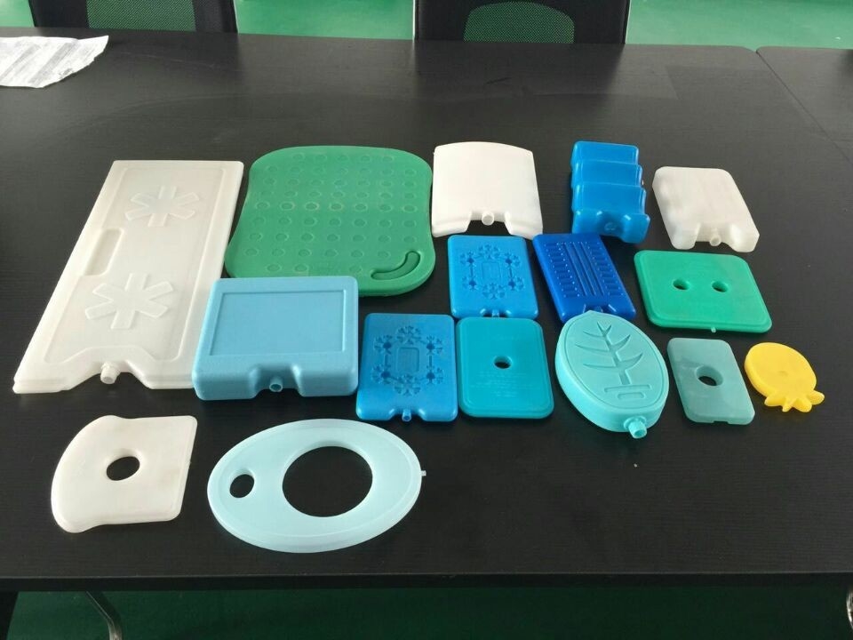 Kid Toy PP Blow Moulding Machine 1000bph 2l ABS Molding