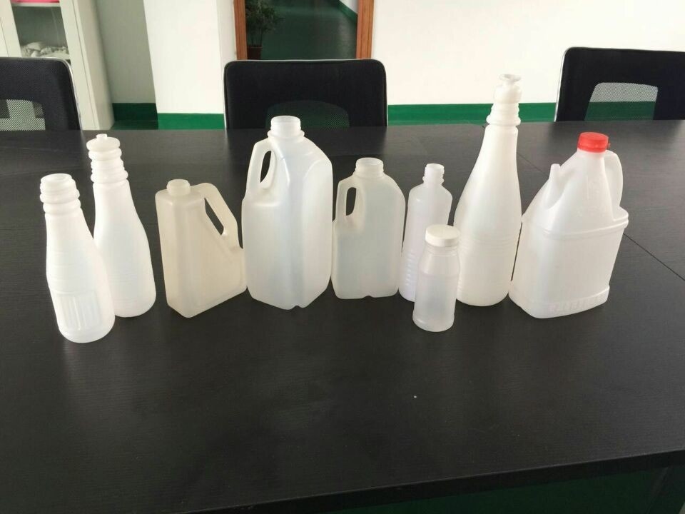 6 Heads PP Blow Moulding Machine Milk Bottle Blowing Machine One Layer