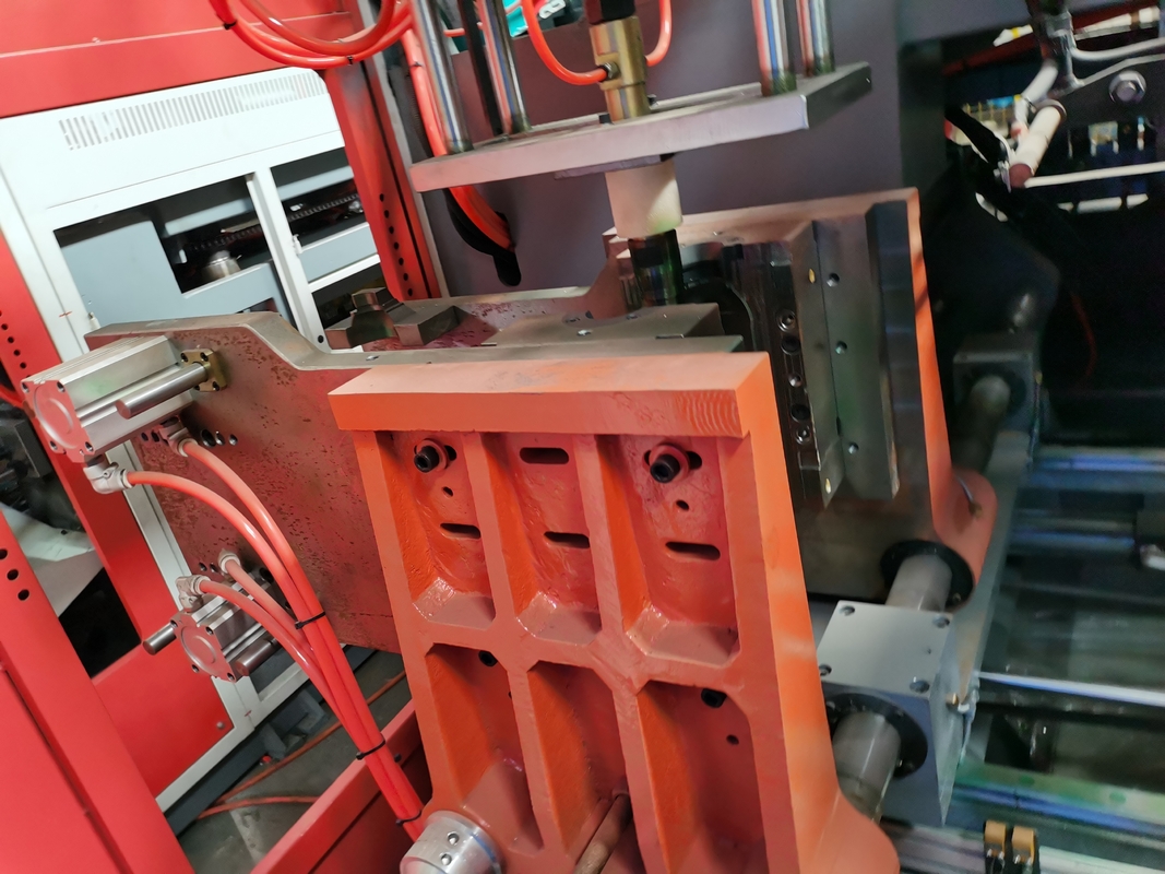2 Colors Continuous Extrusion Blow Molding 1 Head , 1000bph 2l Blow Molding Machine