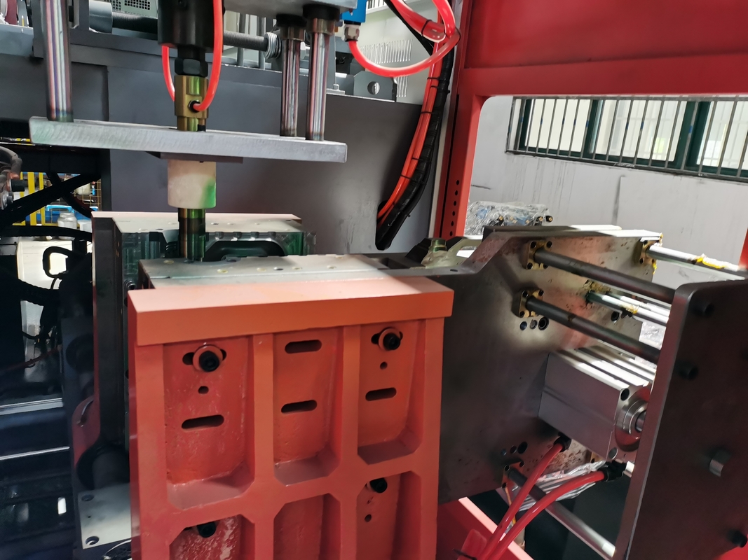 High Speed Continuous Extrusion Blow Molding Double Station , 6 Head Automatic Bottle Blowing Machine