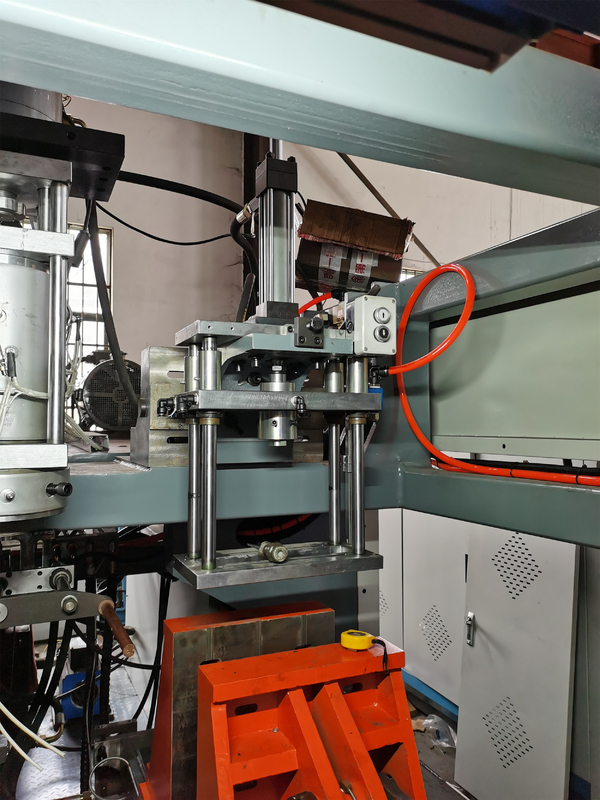 2l Double Station Blow Molding Machine 2 Head PLC Plastic Bottle
