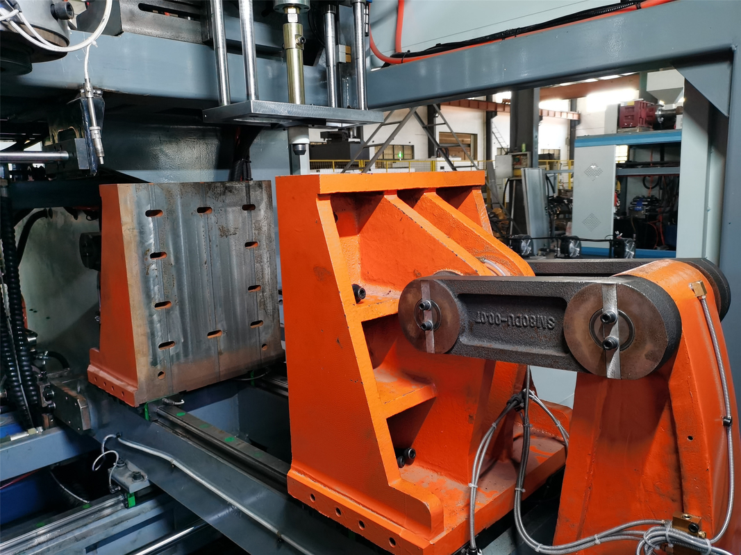 Pesticide 4 Layer Preform Bottle Blowing Machine 1 Head Multi Layer Molding