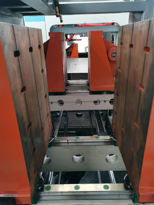 Inside Labelling Automatic Blow Molding Machine Detergent Bottle PE 10L