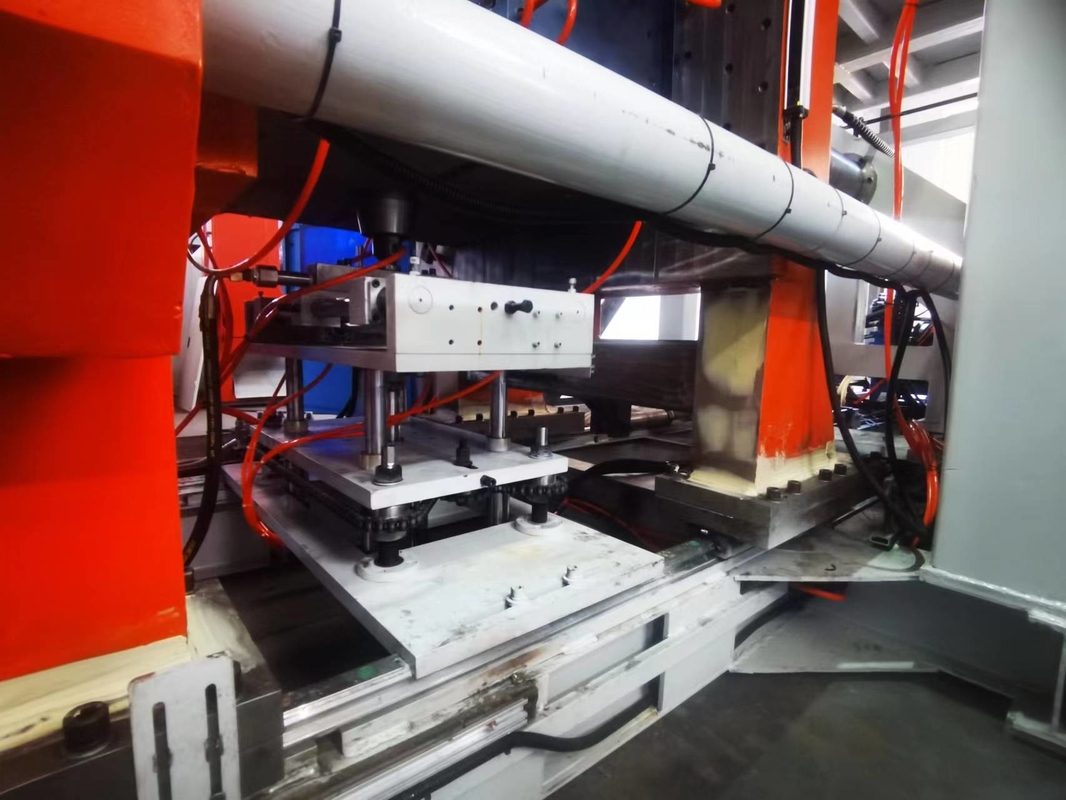 Fully Automatic Accumulator Blow Moulding Machine For Plastic Water Bottle