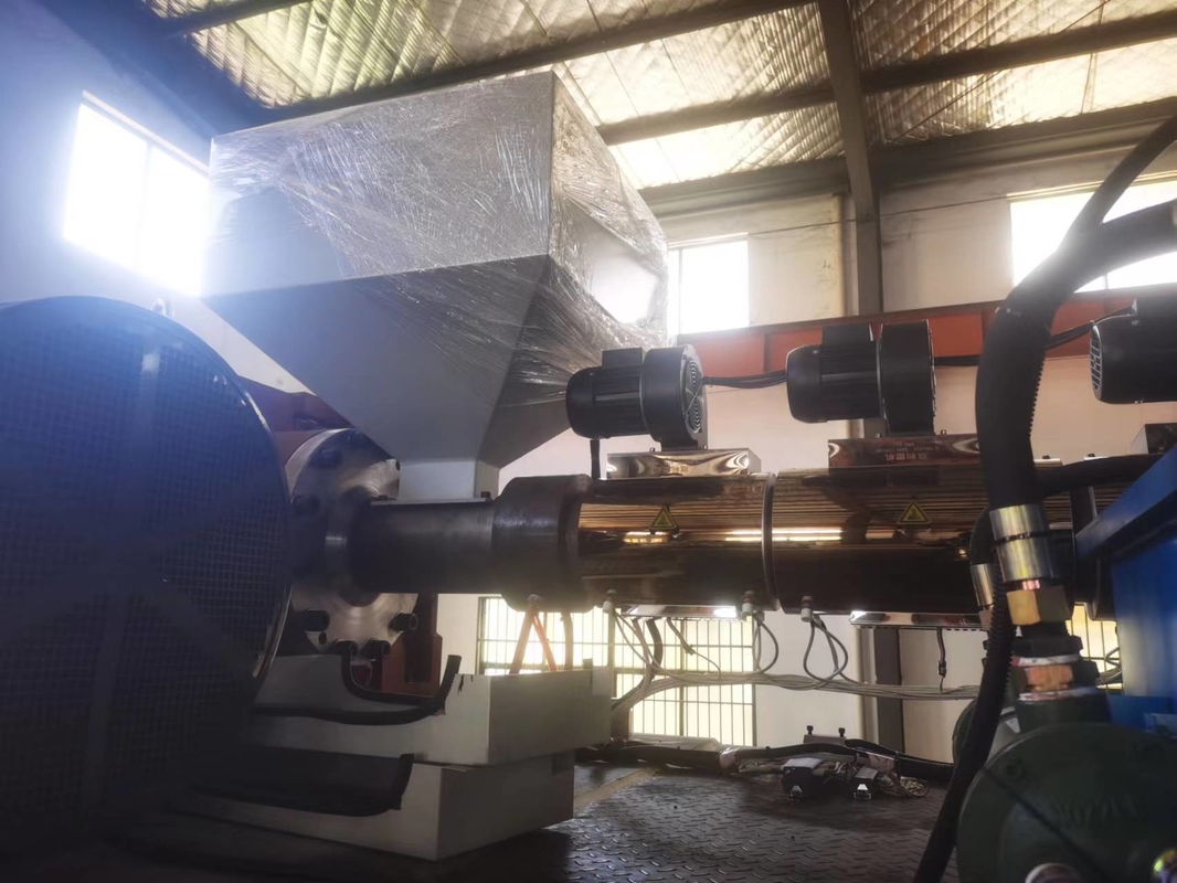 MOOG Single Stage PE Bottle Machine Plastic Multi Layer Blow Molding