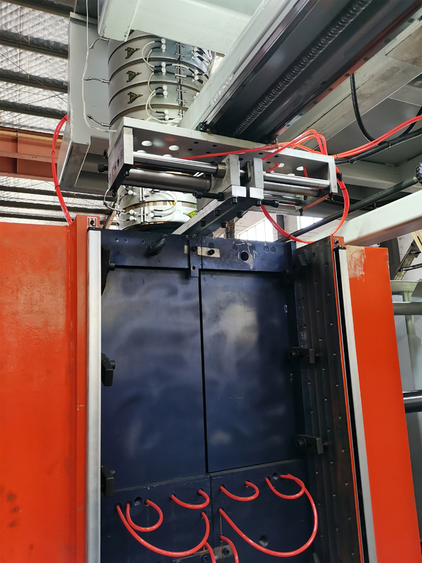 Single Head Accumulator Single Station Blow Moulding Machine For Plastic Chair Base