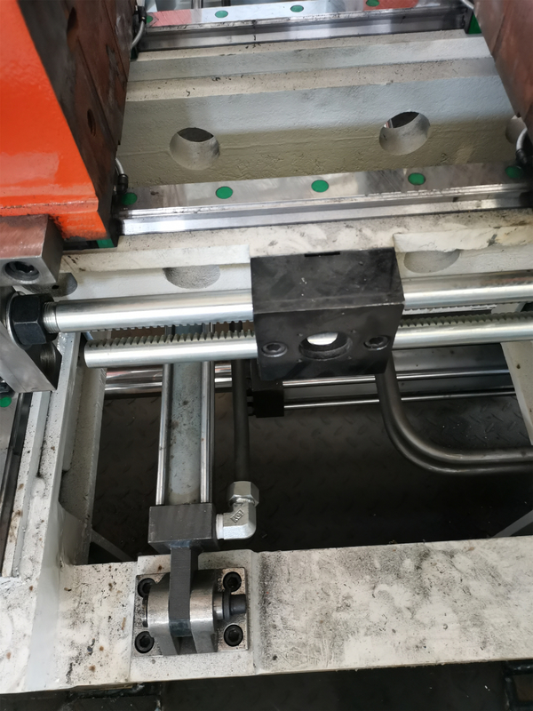 Plastic Tube HDPE Blow Moulding Machine High Speed 1000bph Plastic Blowing