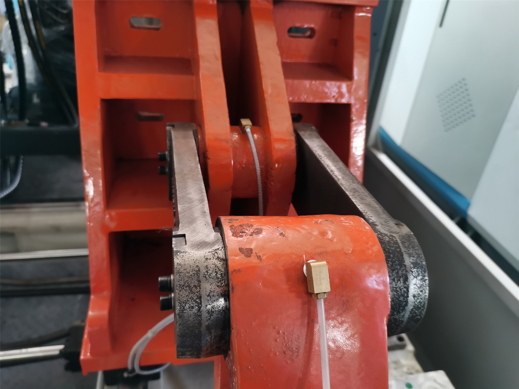 Square HDPE Bottle Moulding Machine U Type 5l Automatic Extrusion