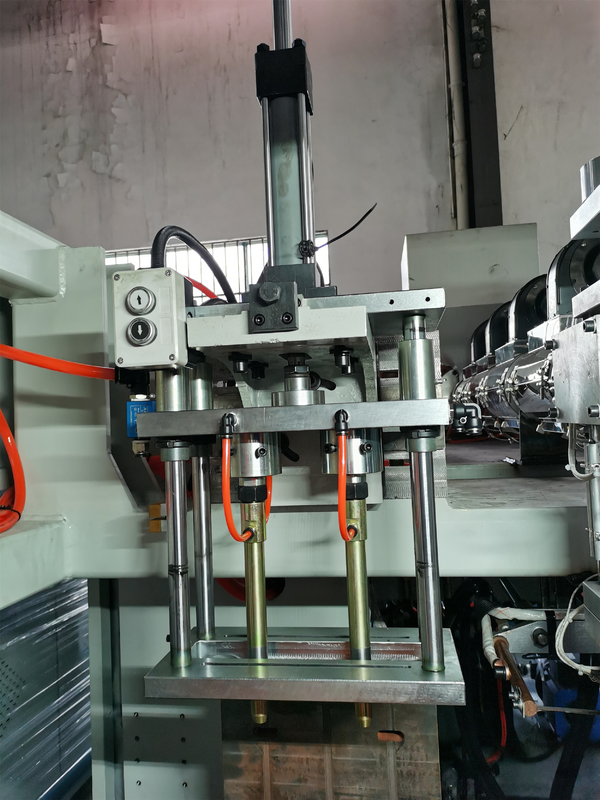 HDPE 4 Layers Small  Bottle Blowing Machine , Servo Bottle Blower Machine