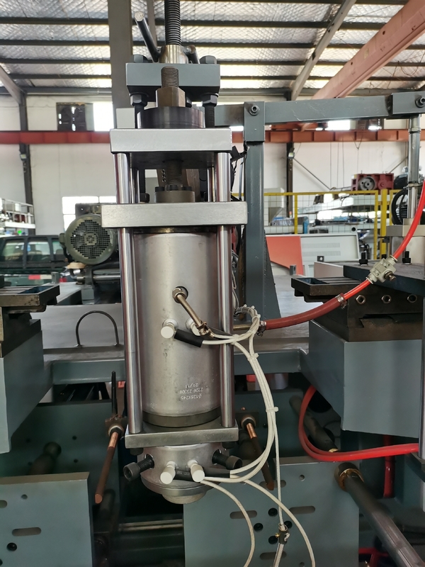Threaded Parts 5l PP Blow Molding Machine ABS Blowing Machine For Plastic Bottle
