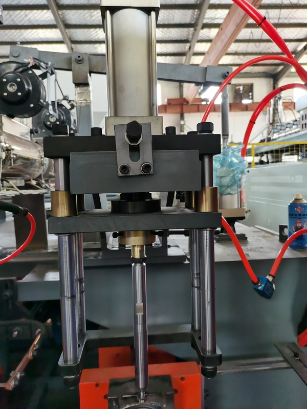 One Head 2l Fully Automatic Blow Moulding Machine 1 Layer HDPE Bottle Making Machine